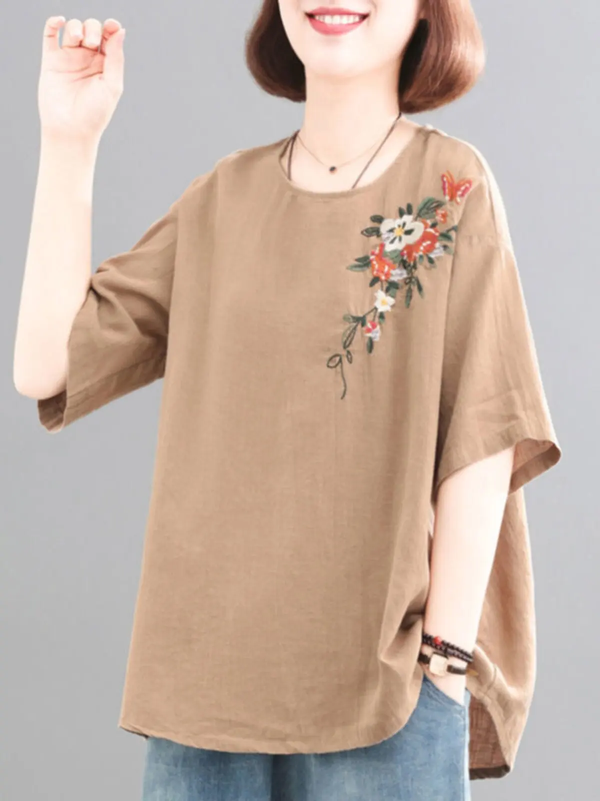 

Traditional Chinese Linen Cotton Short Sleeve Tops Women Summer Casual Loose Round Neck Embroidered Ethnic Style Blouse CN-197