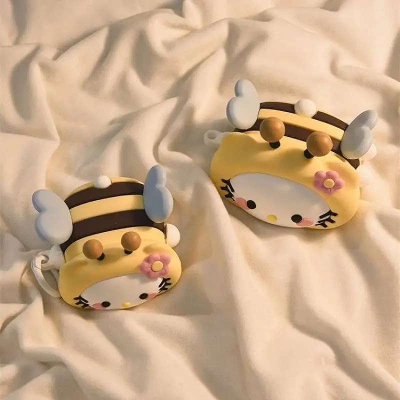 Hellokitty Kawaii Little Bee Dress Up حقيبة سماعة الاذن مناسبة ل Airpods1/2/3/4/pro/pro2 الديكور حافظة كرتونية لمحبي هدية