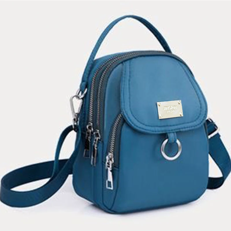 Kinderrucksack mit verstellbarem Schultergurt, geeignet für Reisen und Ausflüge. Es hat mehrere Taschen. – Detail 8