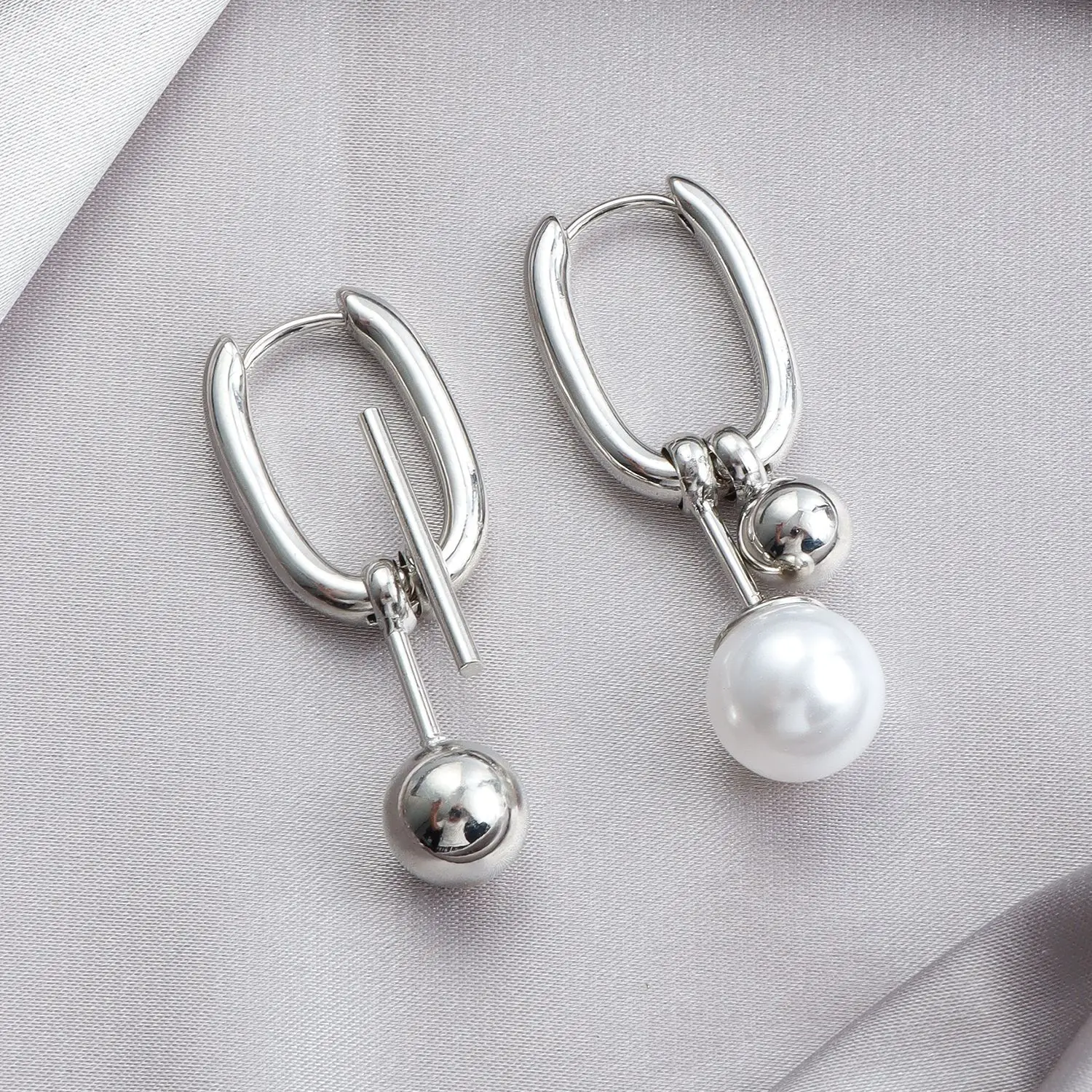 LATS Mode Metall Perle U-förmige Tropfen Ohrringe für Frauen Minimalistische Silber Farbe Asymmetrische Quadratische Ohr Schnalle Schmuck Geschenke
