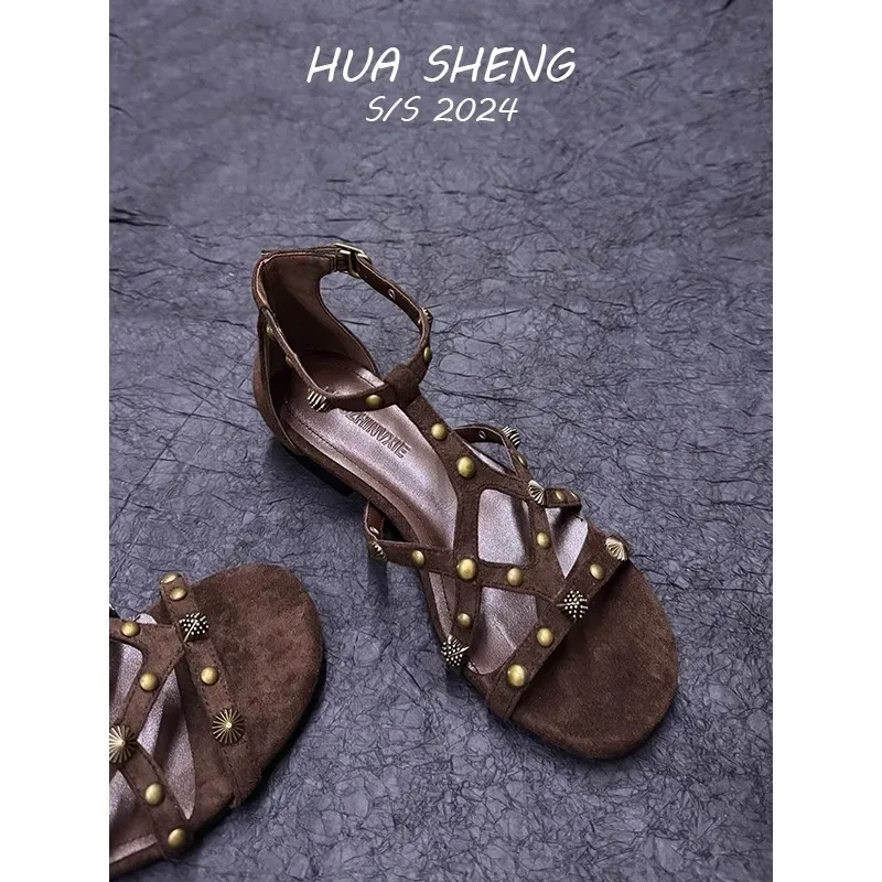 

Retro Ethnic Studded Open-Toe Flat Versatile Comfortable Rome Sandals 2026 Summer New Style