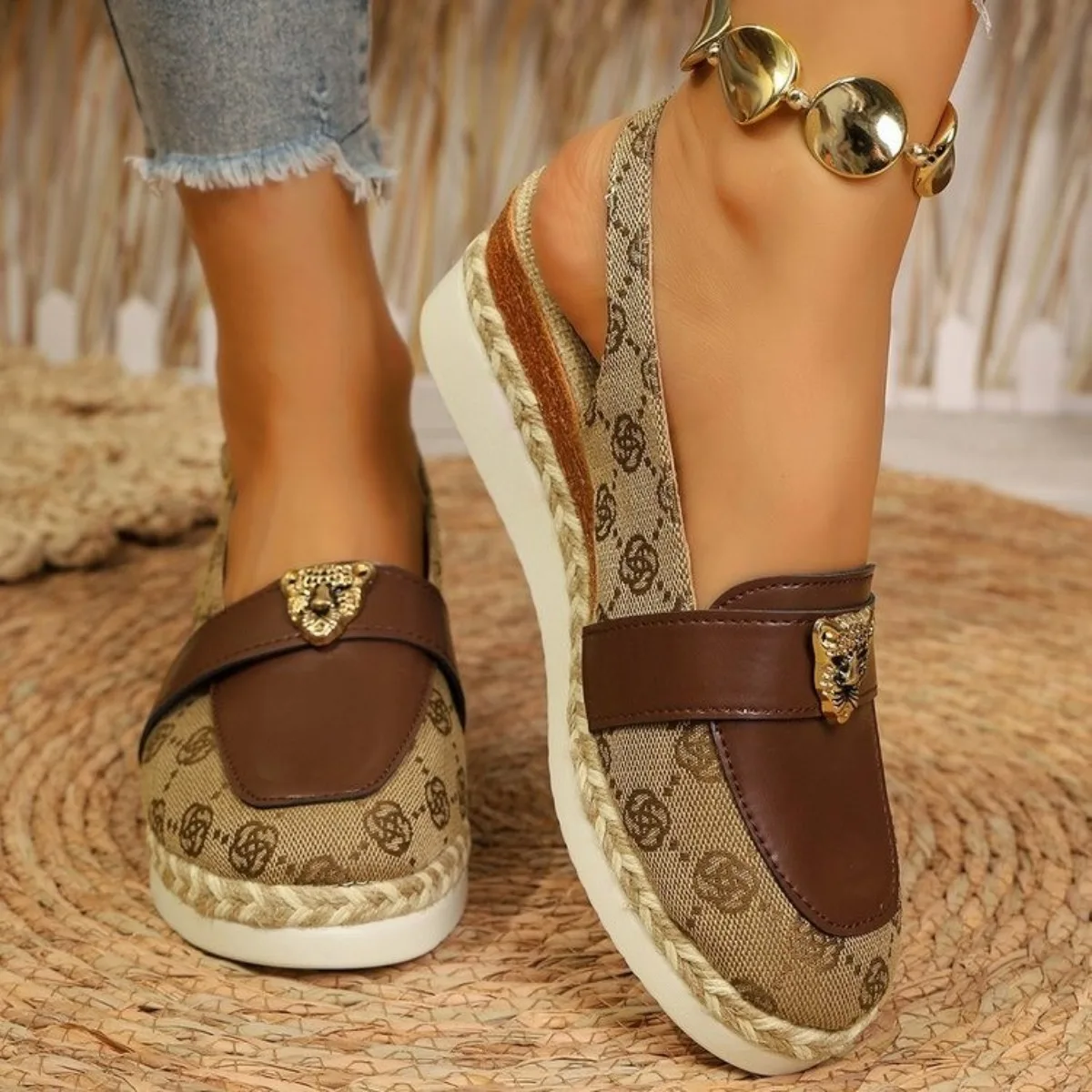 2026 New Autumn Women Trend Retro Designer Flat Shoes Women Fashion Round Toe Wedge Decoration Casual Shoes Platforms Sandals