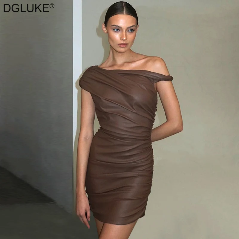 

DGLUKE Brown PU Leather Dress For Women One Shoulder Ruched Bodycon Dress Off Shoulder Sleeveless Mini Dress For Night Club