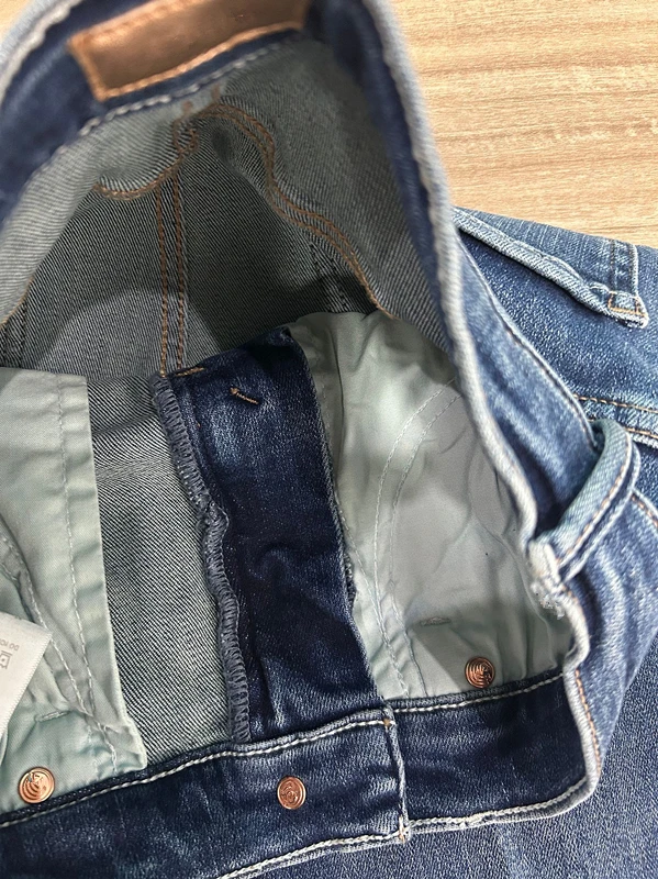 Withered 2025 Summer French Office Ladies Jeans Minimalist Retro Blue Jeans High Waisted Solid Elastic Denim Pants For Women