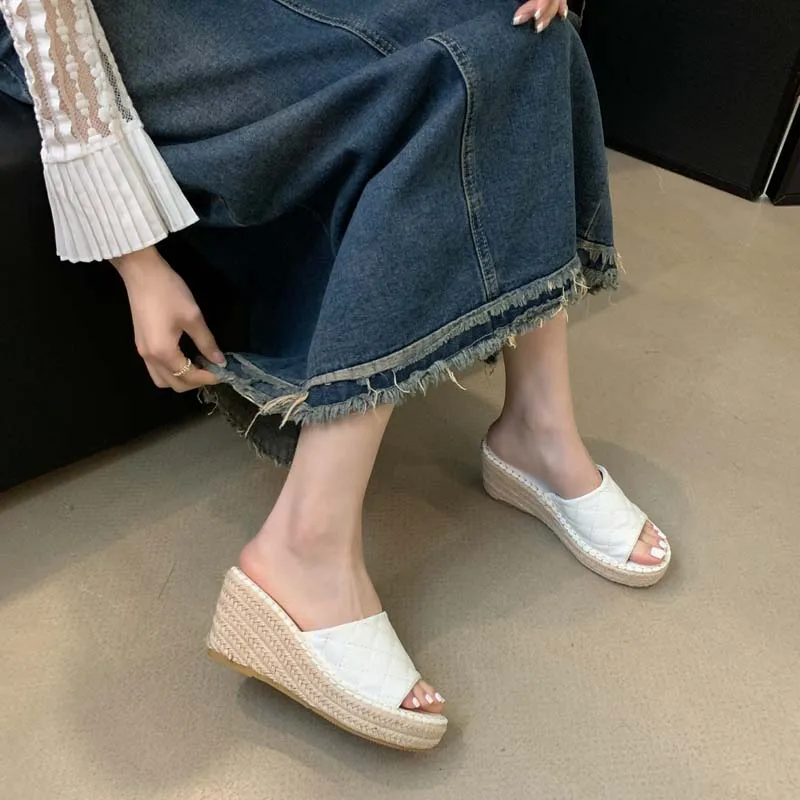 White Heeled Slippers Apricot Designer Sandals Womens Straw Woven Platform High Heels Summer Shoes Casual Beach Slippers Vrouwen