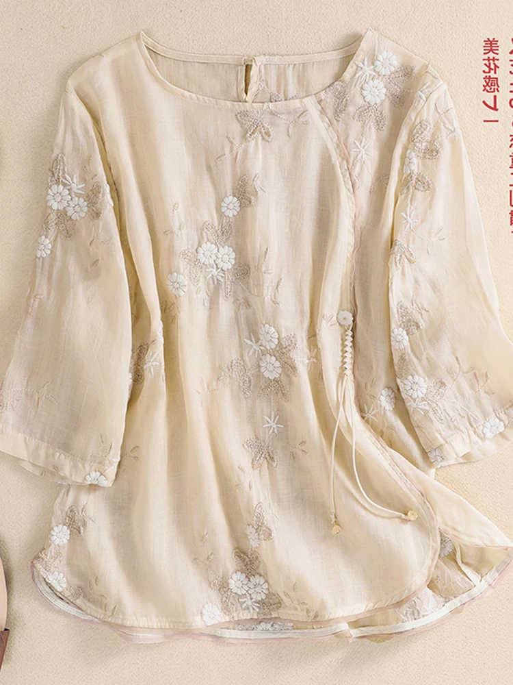 

Женская комфортная повседневная футболка большого размера с объемной вышивкой, из легкой дышащей конопляной ткани, с круглым вырезом и коротким рукавом