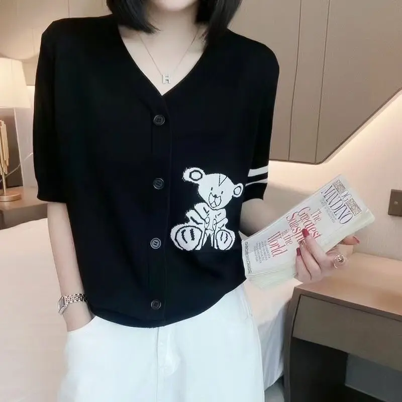 

Fashionable Temperament Ice Silk Knitted Sweater V-neck Cute Bear Pullover Short-sleeved Summer Thin Knitted Top
