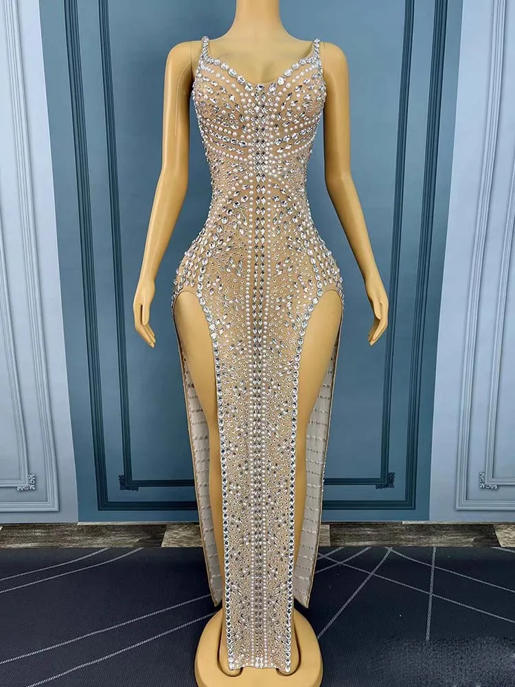 Wysokiej jakości sukienka z seksownymi ramiączkami, dekoltem w serek i rozcięciem, wykonana metodą hot stampingu, nowa kolekcja 2025, modna odzież damska na zamówienie.