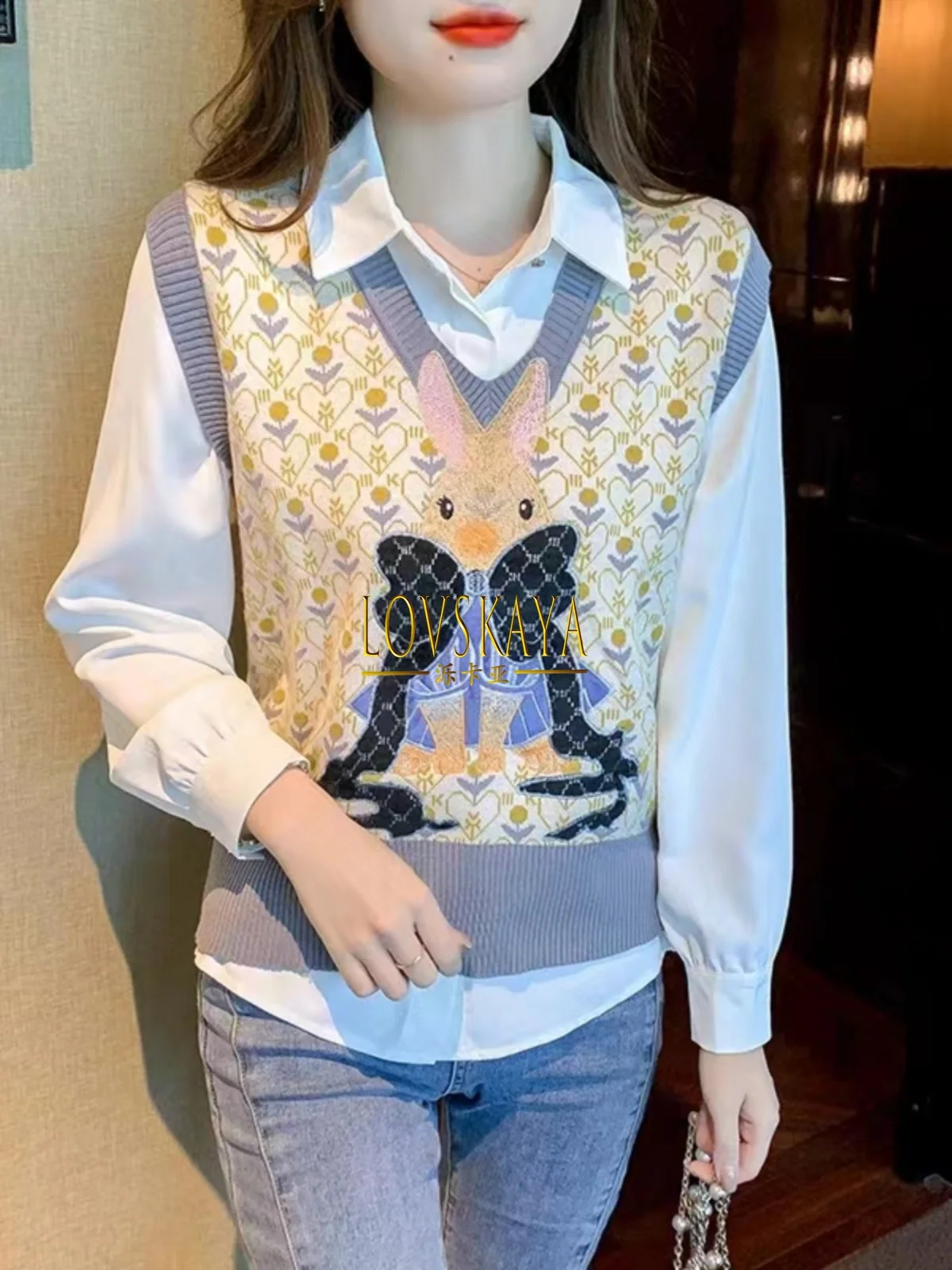 

Xiaoxiangfeng Sweet Hundred Top Women's New Rabbit Embroidered V-neck Vest Women