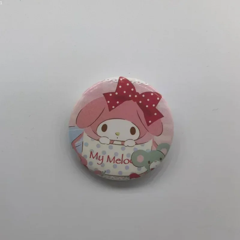 Sanrio My Melody Cartoon spilla Anime Figures Q fiberal zaino abbigliamento Anime Merchandise Cute decorare bambini regalo di compleanno