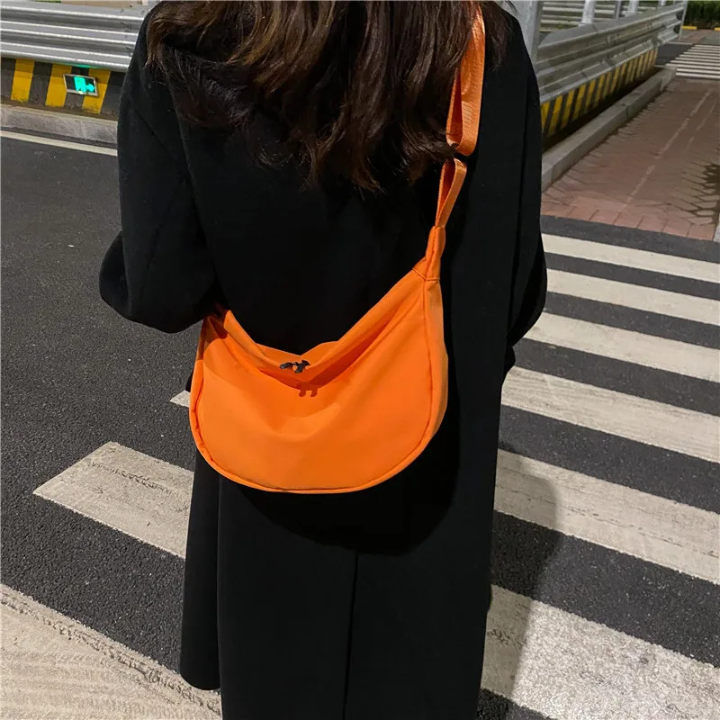 2023 Women Nylon Shoulder Bag Large Capacity Casual Crossbody Bag Lightweight Dumpling Bag Casual Simple Messenger Bag Hobo Bag