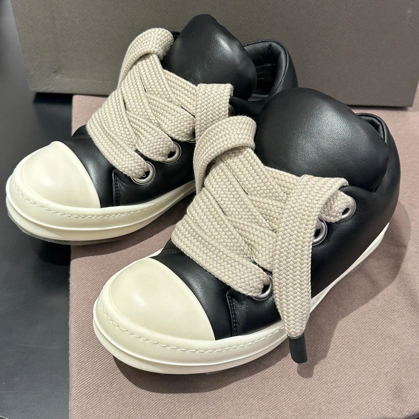 

Thick Sole Genuine Leather Bread Shoe 2025 Autumn Lace Up Casual Sports Shoes Fashion Men and Women Street Style Running Shoes