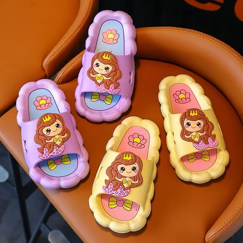 

Детские тапочки, летняя обувь из ЭВА с героями мультфильмов для детей, нескользящие мягкие домашние тапочки для ванной с толстой подошвой, фиолетовые, розовые, размер 24-37