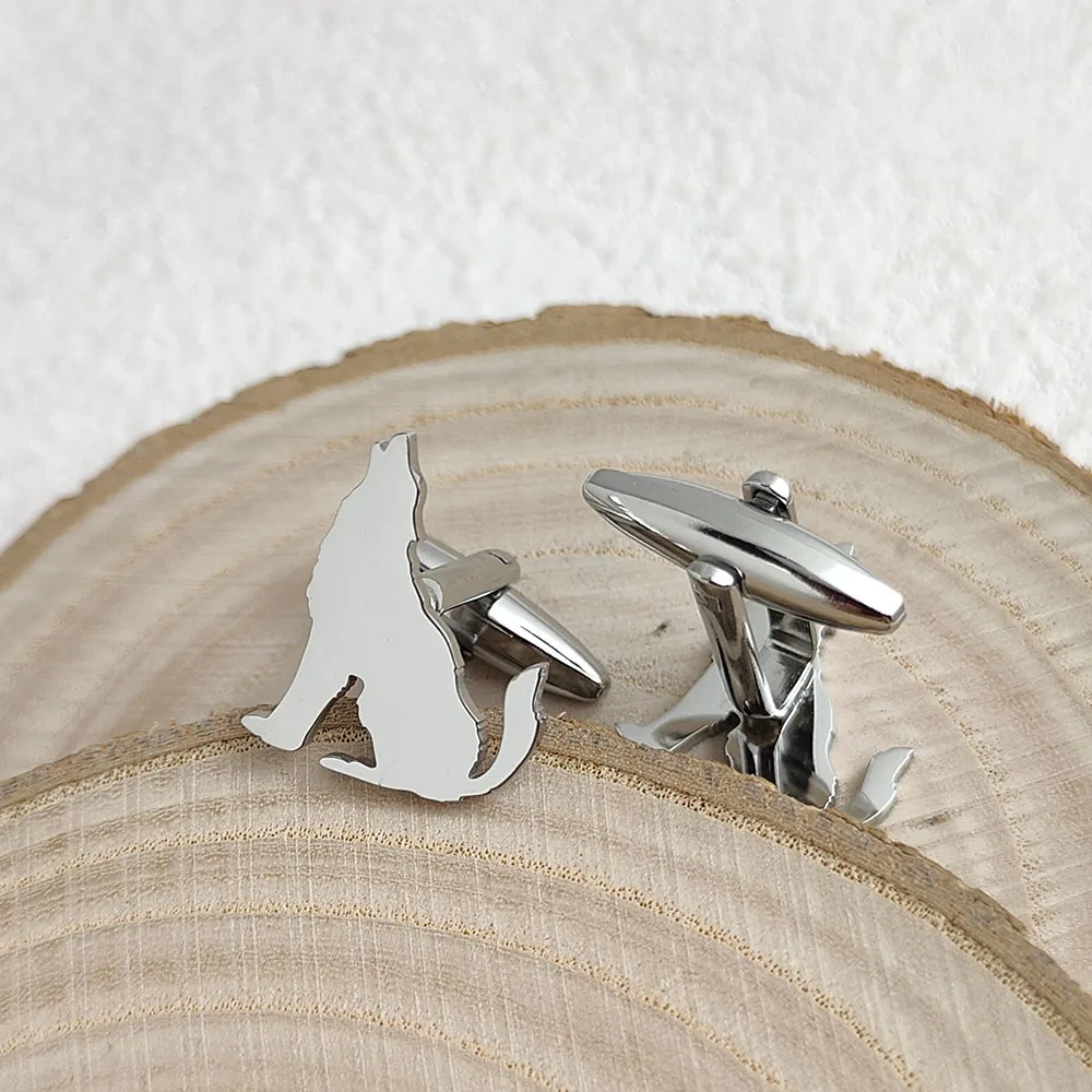 New Howling Wolf cufflinks, fashionable metal shirt cufflinks, retro style suit accessories, suitable for dinner parties