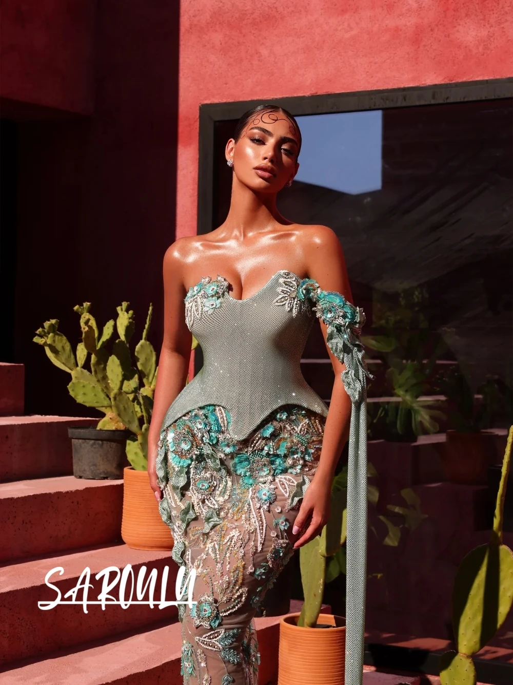 Mint Green Beaded Embroidered Evening Dress Chic Structured Corset Side Ribbon Prom Gown Intricate Shiny Customized Party Wear