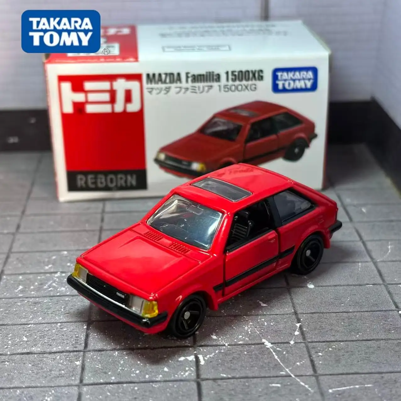 

Оригинальная модель Takara Tomy Tomica Mazda Familia 1500xg в наличии, литая металлическая игрушка-мотороллер, коллекционная модель, подарки