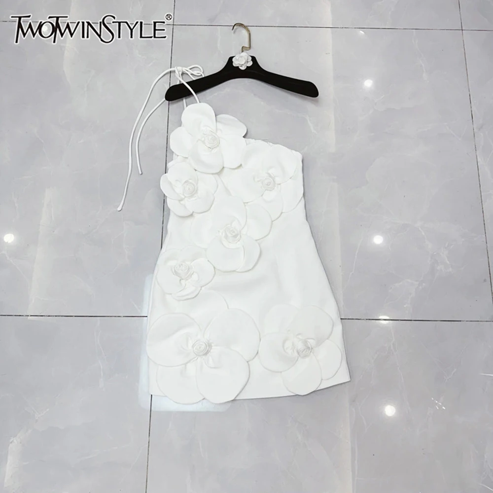 

TWOTWINSTYLE Solid Slim Fit Spliced Appliques Dresses For Women Strapless Sleeveless High Waist Sexy Dress Female New KDR507355