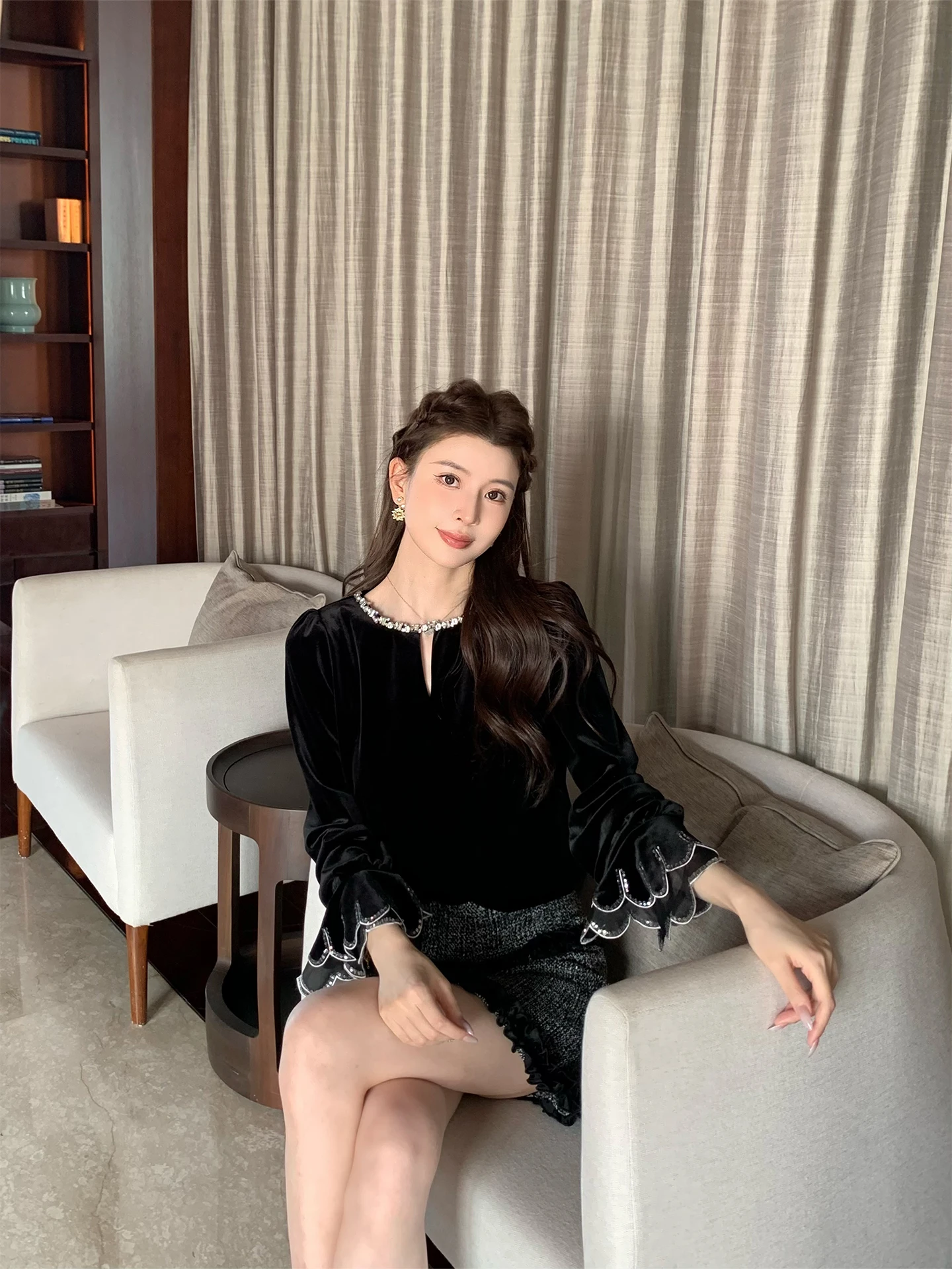 

Комплект из бархата и твида Kun Total Vintage Bla с вышивкой: блузка и юбка, женская модная коллекция весна