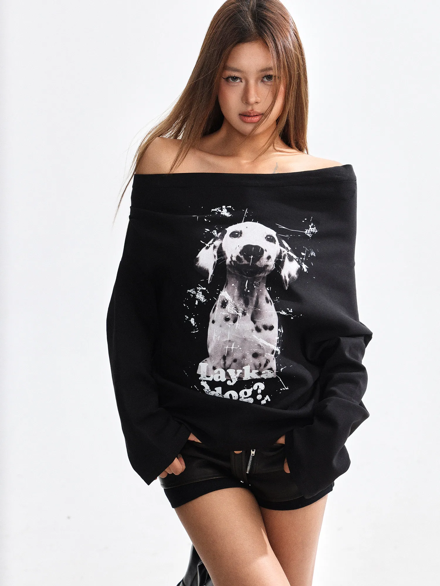 

[Designer] American dog print top women's spring loose one-word shoulder T-shirt Spice girl slanted shoulder sweater