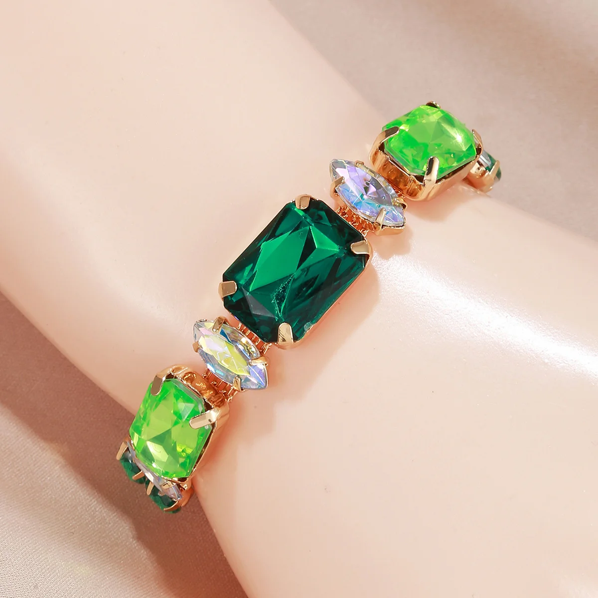 أساور كريستال مربعة الشكل لحفلات الزفاف، أساور سلسلة يدوية ملونة متألقة للنساء والفتيات المراهقات