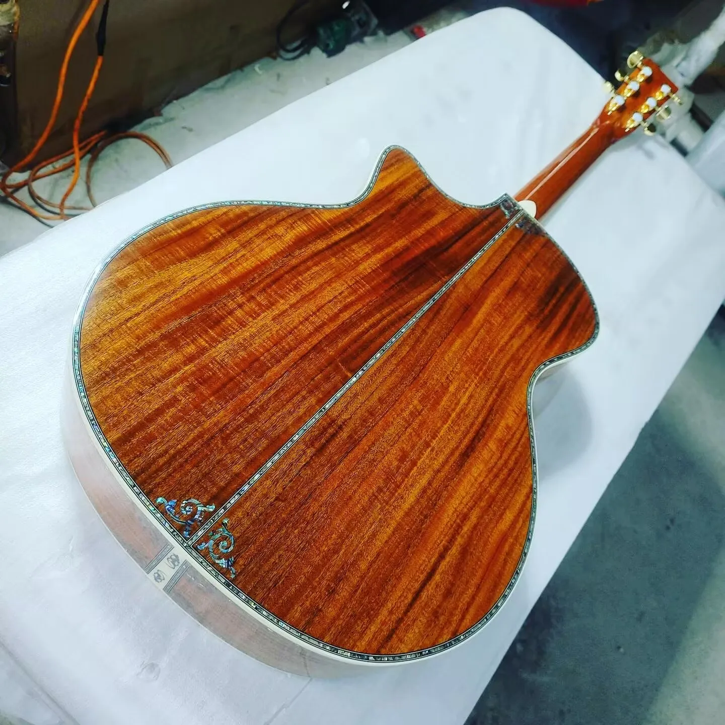 best quality Grand Auditorium body single cut acoustic electric guitar koa wood fancy abalone guitar