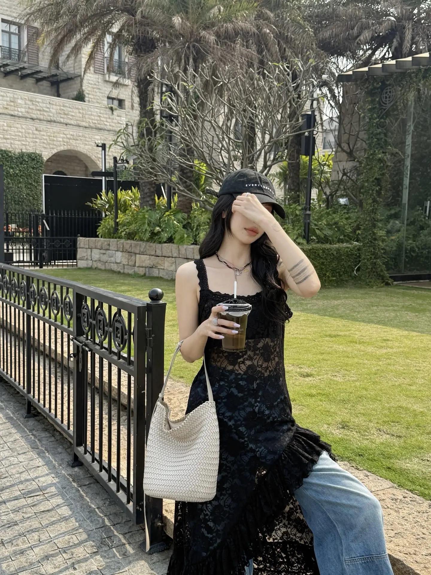 

Новая женская тканая кожаная сумка, модная универсальная сумка через плечо, минималистичный дизайн, ручной кошелек-ведро