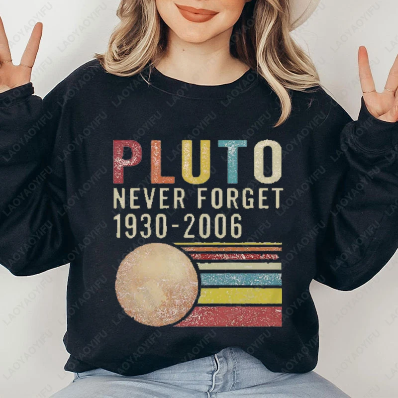 بلوتو لا تنسى أبدًا 1936 2006 كوكب البلوز العلوم العصرية الجمالية الكون هوديي الرجال النساء الفضاء علم الفلك عاشق البلوز #3