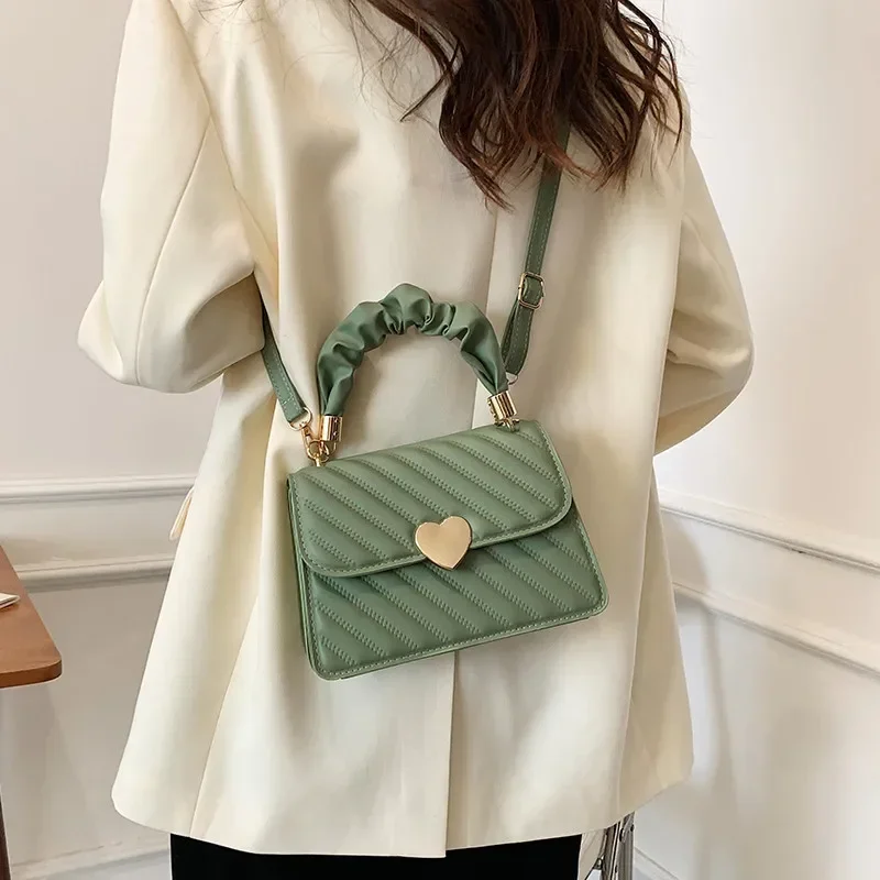 

Popular embroidery line texture bag 2023 new commuter diamond lattice simple shoulder satchel hand carry small square bag