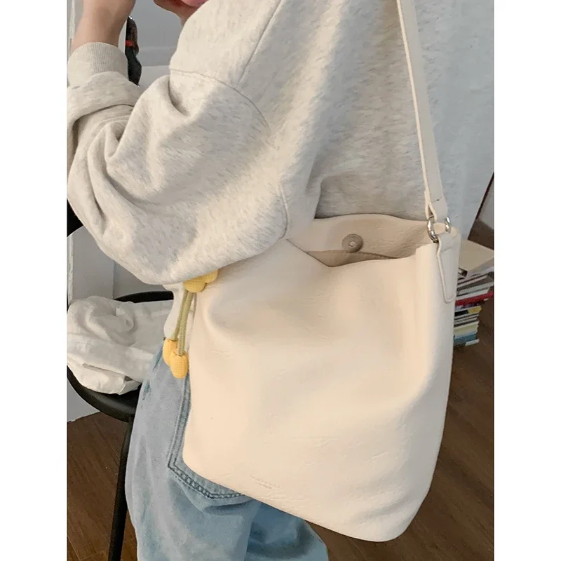 

Fashion Bucket Bag Large Capacity Single Shoulder Crossbody Underarm Bags Korean Niche Women's 2025 New