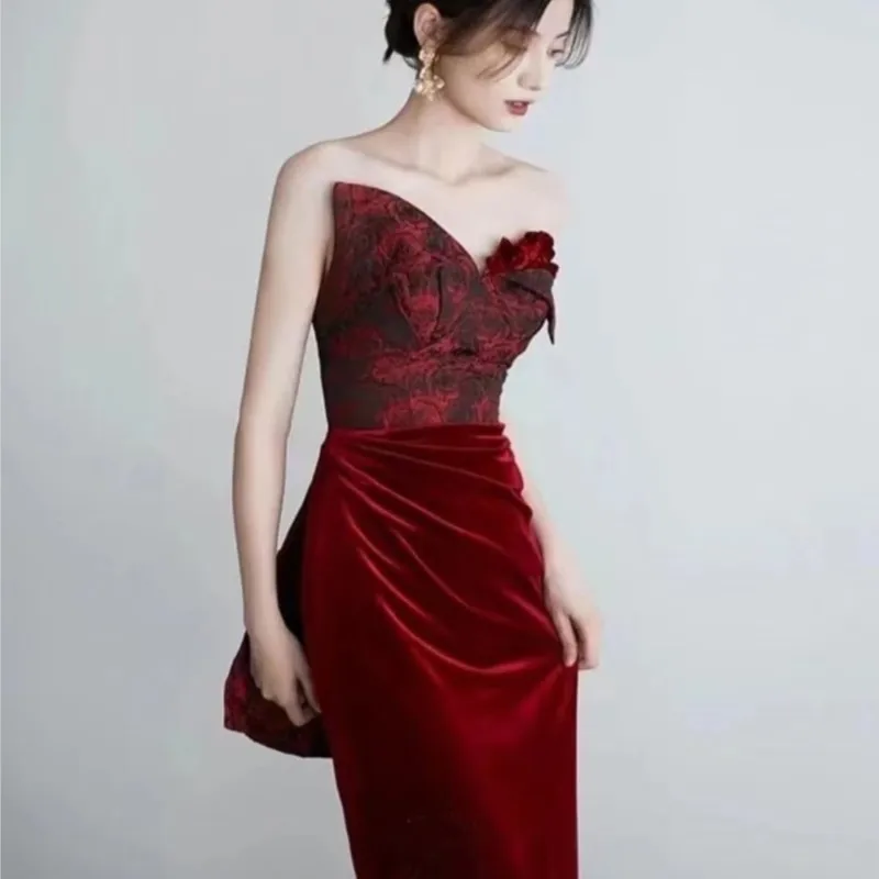 Rose toast red banquet host light luxury velvet fishtail dress