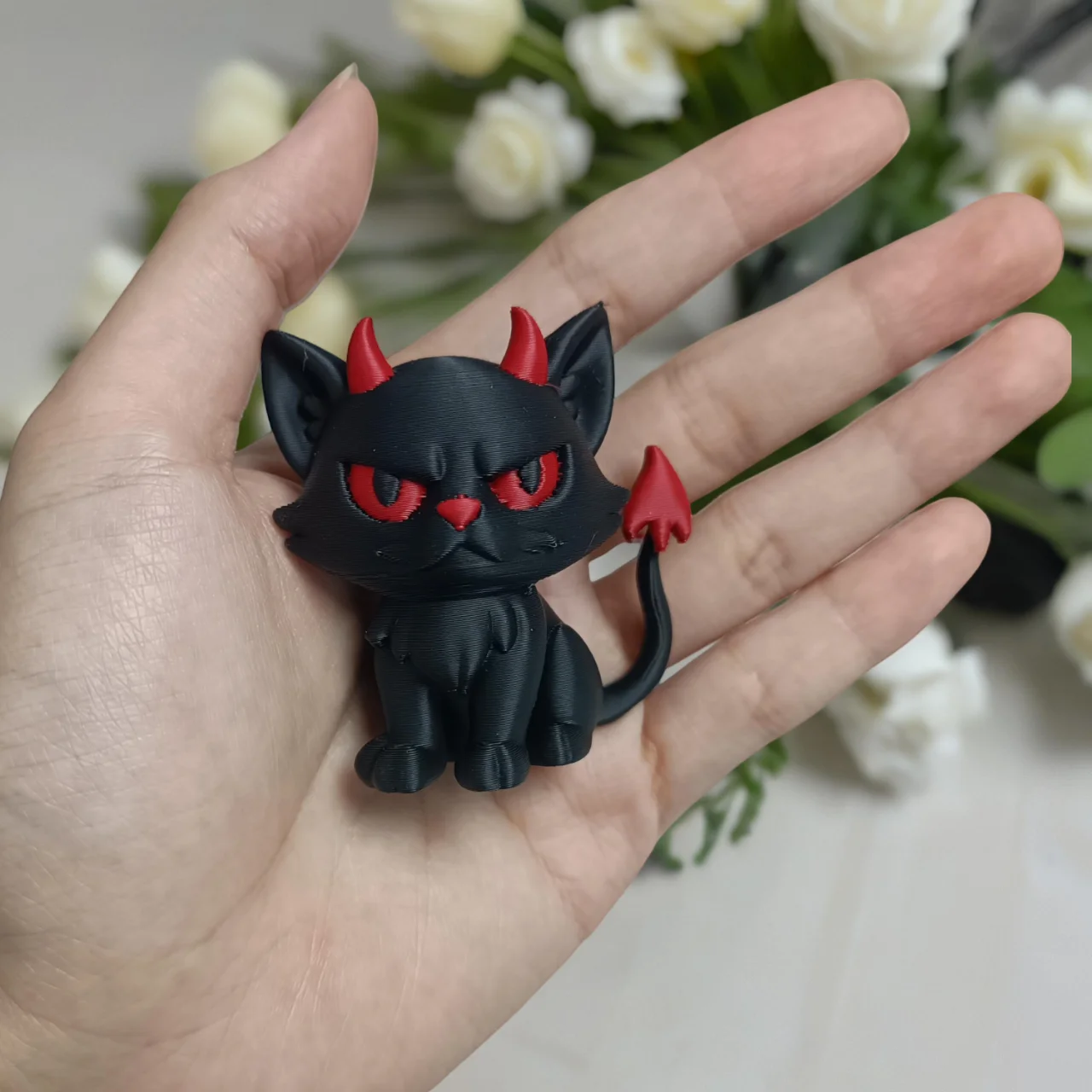 Figura de gato diablo adorable, escultura de gato enojado negro y rojo, decoración gótica para el hogar para amantes de los gatos, para sala de estar, dormitorio, oficina, escritorio