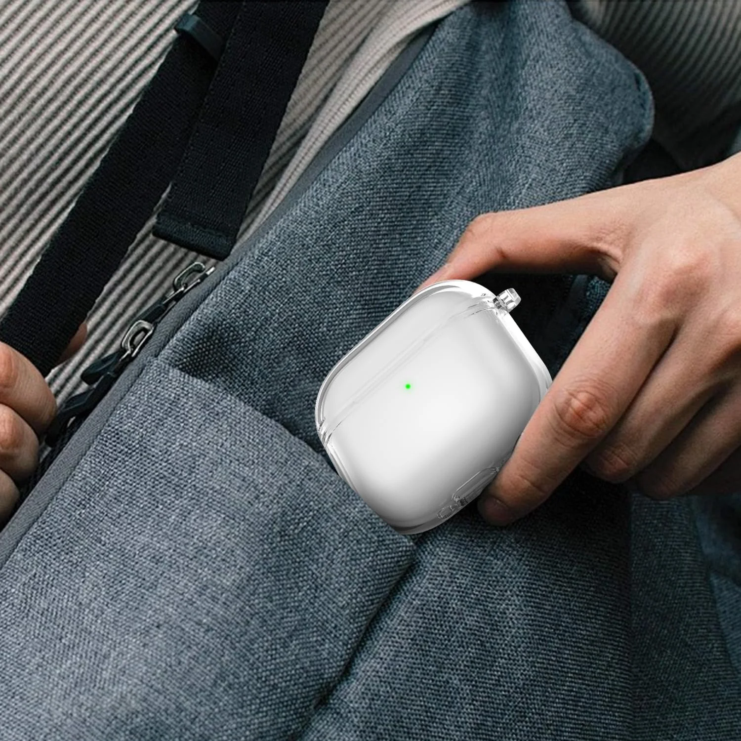 غطاء حماية متوافق مع AirPods الجيل الرابع، جراب Airpods ناعم من مادة TPU مع مجموعة أدوات تنظيف، حافظة واقية مقاومة للصدمات مع سلسلة مفاتيح
