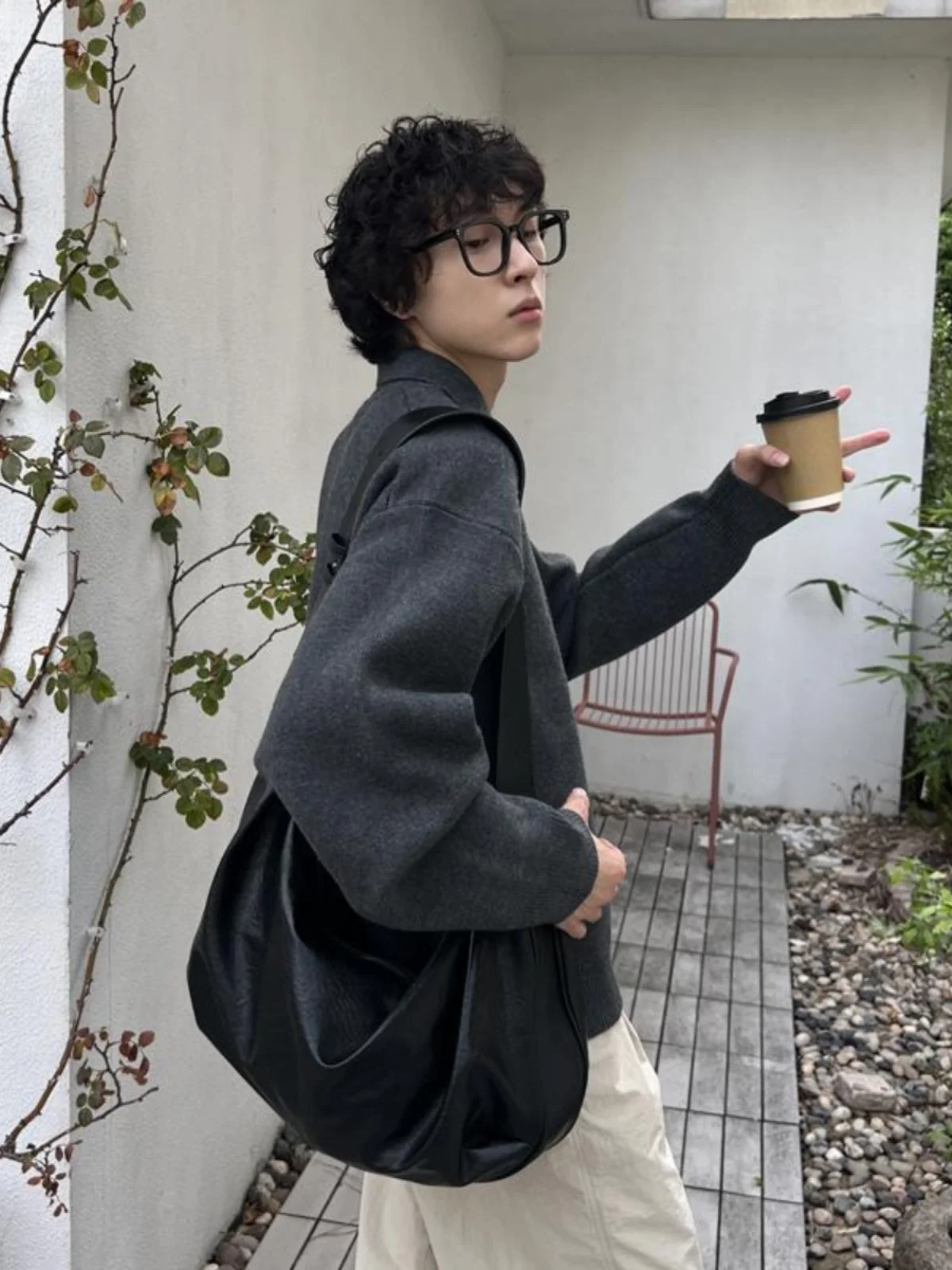 NIN Original Street Style Large Capacity Retro Ins Wide Strap Tote Bag Unisex Leather Shoulder Bag for Commuting And Travel
