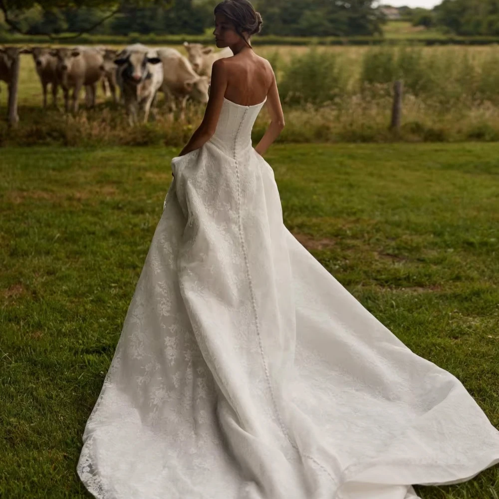 فستان زفاف ساحر مخصص بدون أكتاف من الدانتيل للمرأة العروس على شكل حرف a بطول الأرض بدون حمالات فستان زفاف رشيق #2