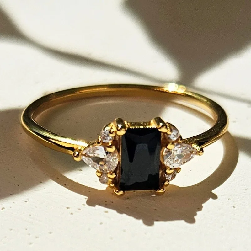 

Square black zircon women's finger fashion niche black and white accessories holiday wedding bride ring