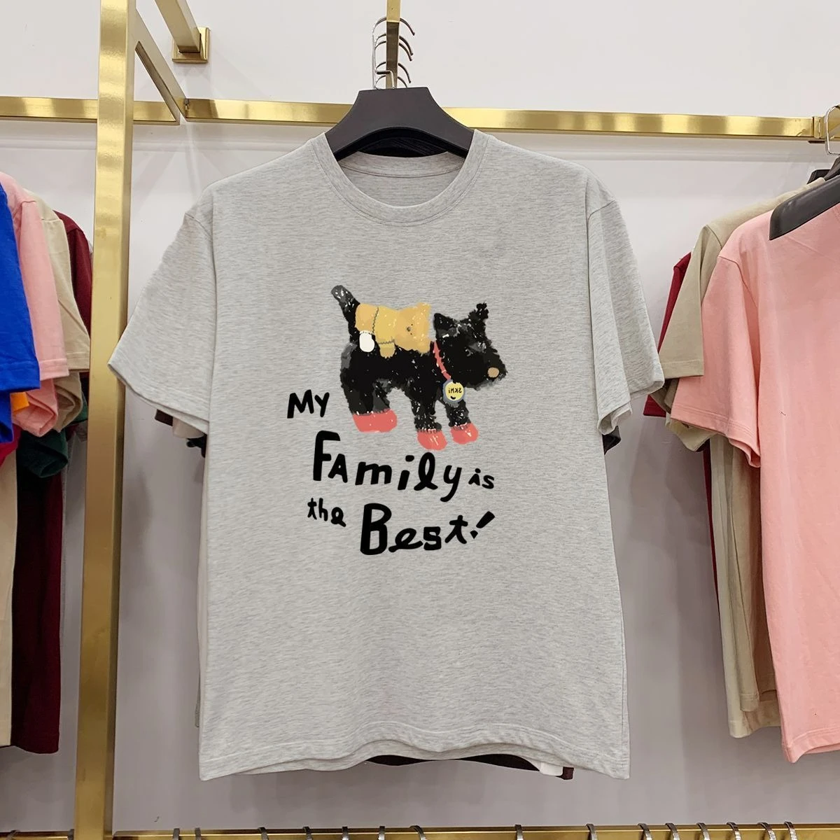 

Dongdaemun, Южная Корея, новинка лета 2025 года, модная утягивающая футболка с короткими рукавами и буквенным мультяшным узором, женский топ