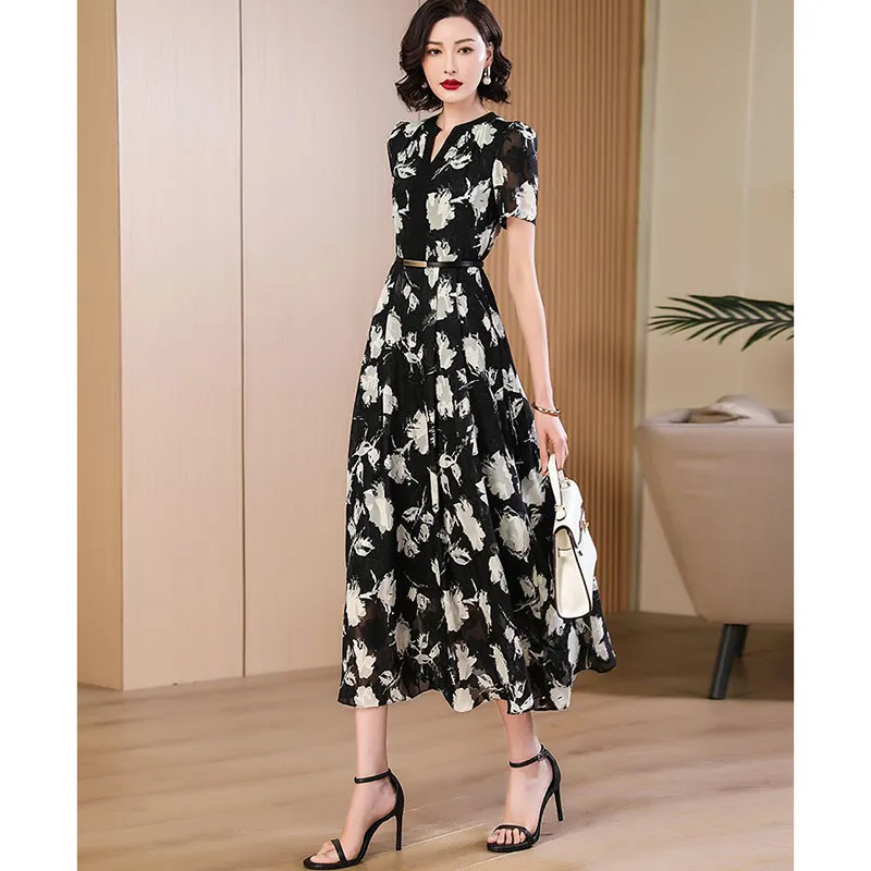 Dress Summer 2024 New ladies' Fashion Age Reduction Print Long Skirt Women's High-End Temperament Leisure Comfortable Long Skirt