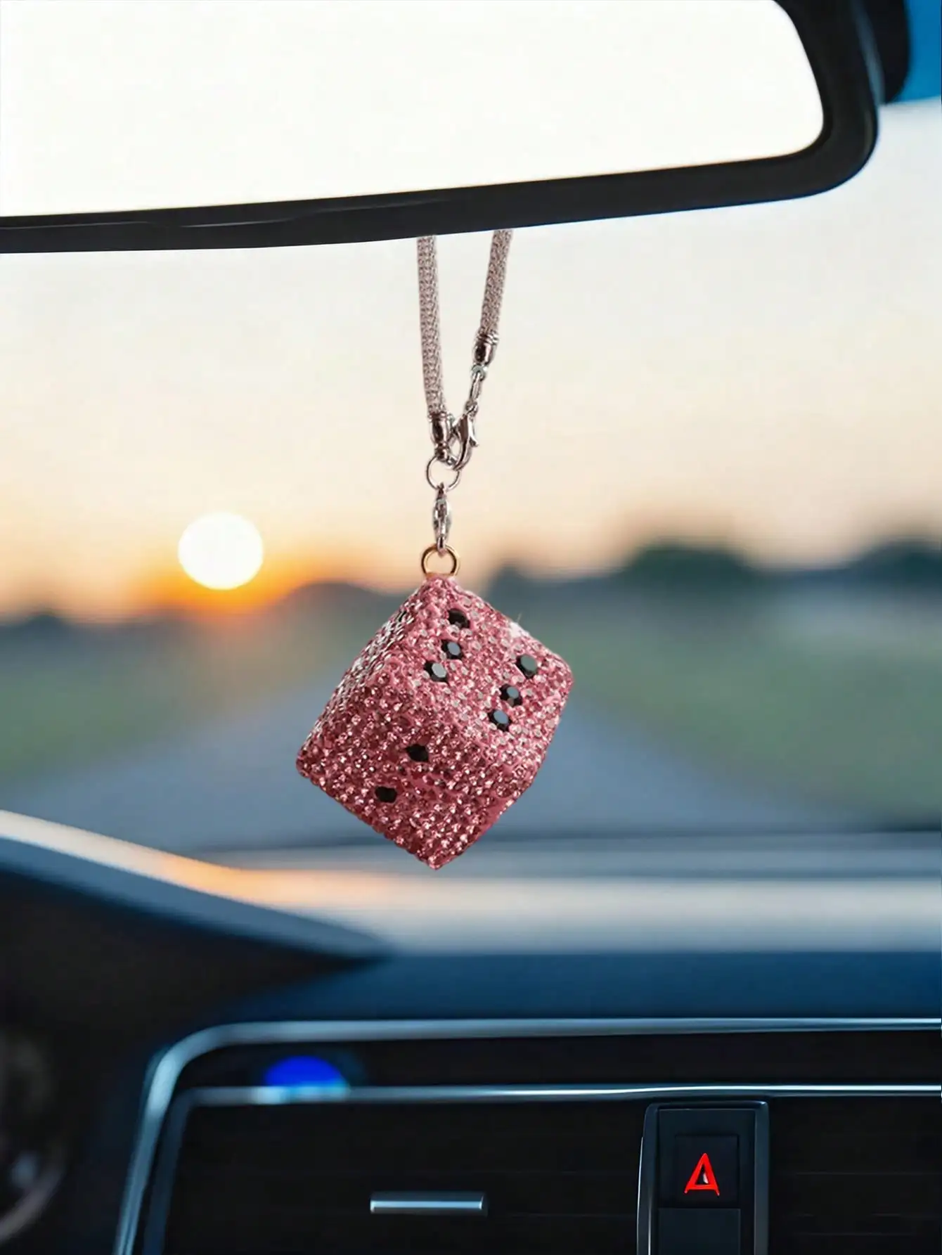 Sparkly Crystal Dice Car Pendant – Rhinestone-Adorned Elegant Lucky Charm, Suitable for Women, Girls & Teens.