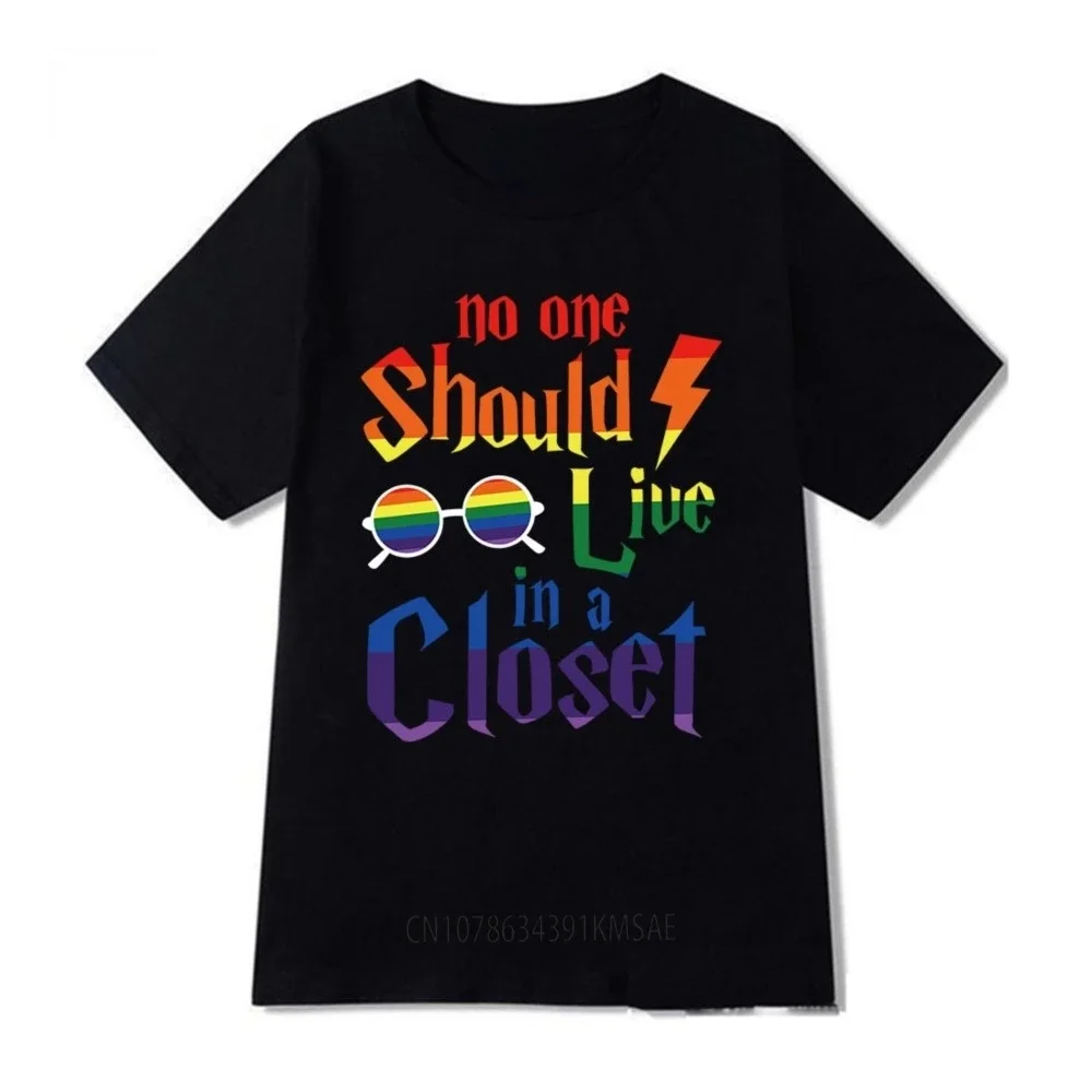 Funny No One Should Live Closet Man Graphic Tshirts Pride Rainbow Equality Gift Woman T-Shirt Classic O-neck Short-sleev