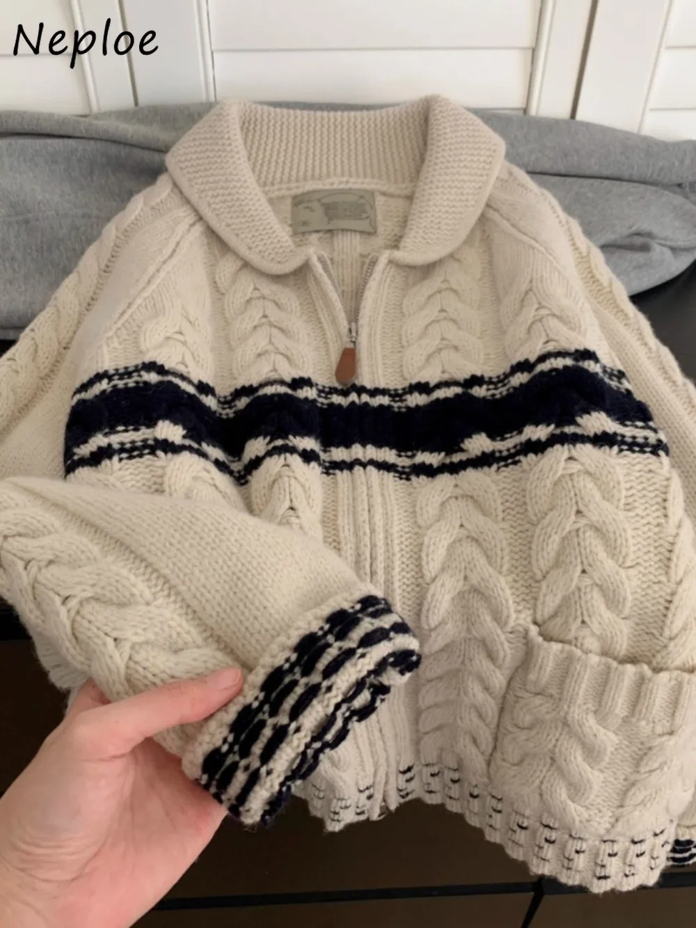 

Neploe Literary Vintage Warm Thicked Pull Femme Zip Turn-down Collar Panelled Advanced Cardigan Knit Simple Loose Soft Moda Tops