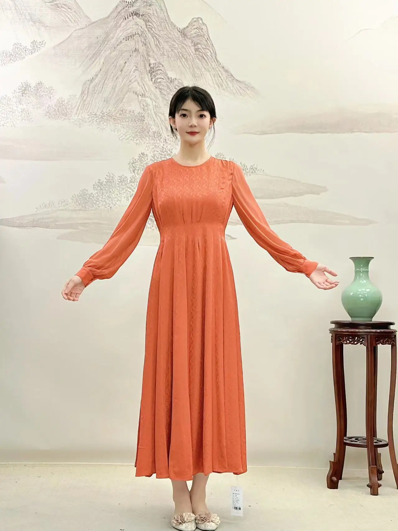 

VOA Jacquard Mulberry Silk Georgette Long-sleeved Blouse and Big-swing Silk Dress