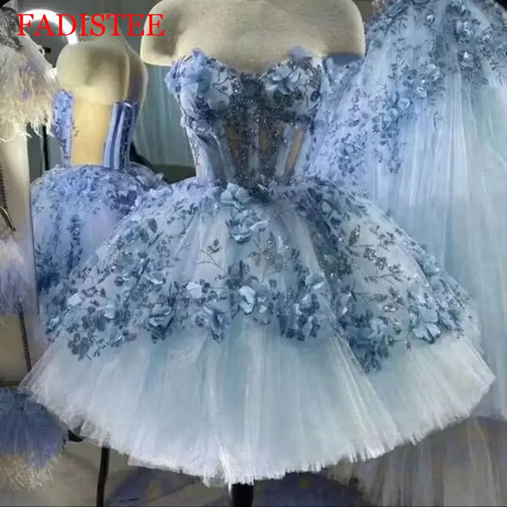 Glitzerndes Kleid mit 3D-Blumen, Ballkleid, kurzes Quinceanera-Kleid, herzförmiges Party-Abendkleid, Spitzenkorsett