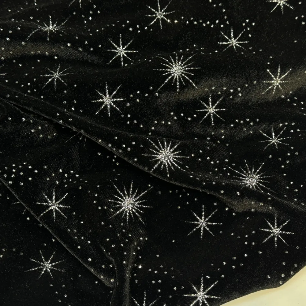 

Новая черная бархатная ткань с блестящей 3D вышивкой серебряной звезды, материал «сделай сам» для платья, костюмов, рукоделия женской одежды