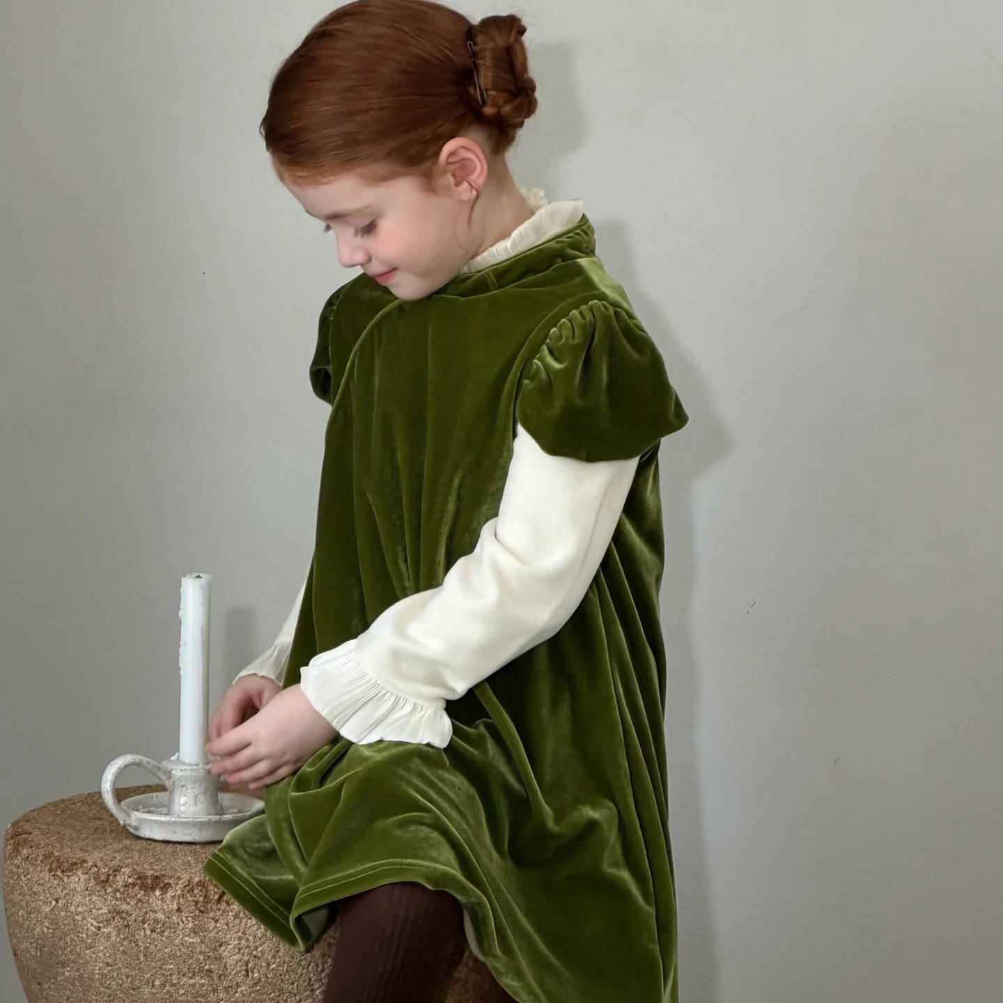 Korean Children's Clothing 2026 Winter New Girls' Dress Green Chinese Solid Short Sleeved Velvet Dress