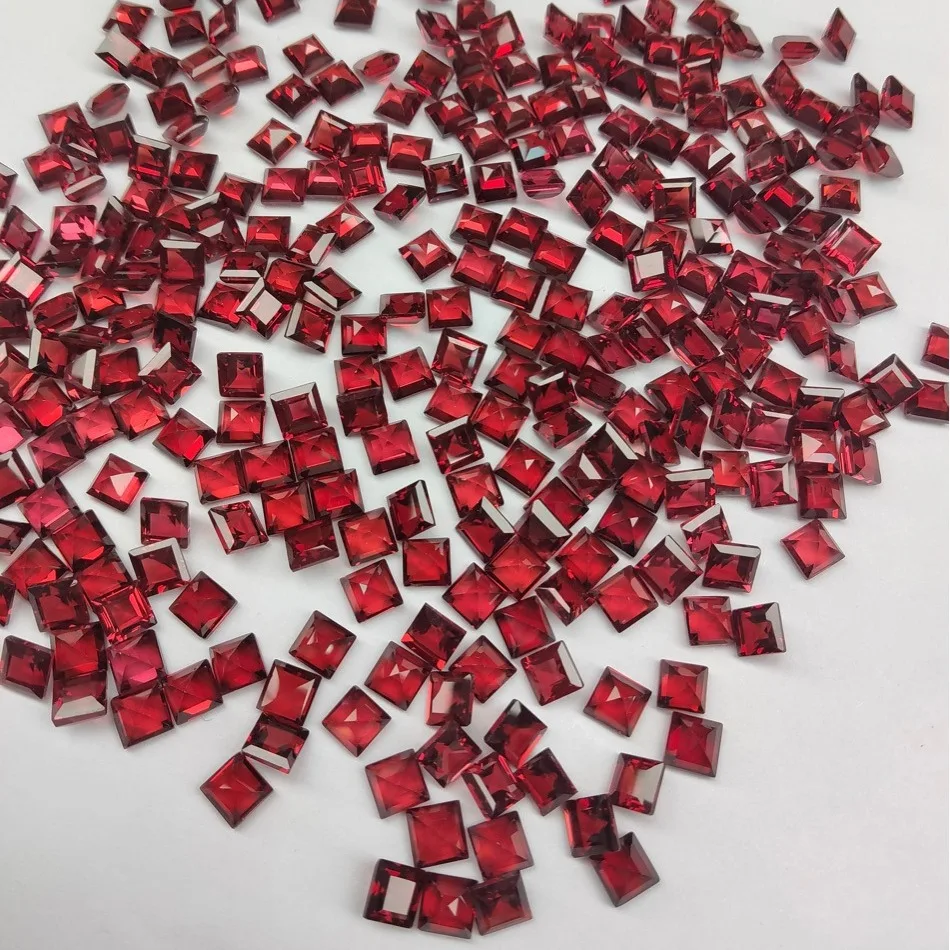 

Wholesale 10pcs Natural Garnet Bead 2.5mm 3mm 4mm 5mm 6mm Square Cutting Semi-Precious Gemstone Cabochon Ring Face For Jewelry