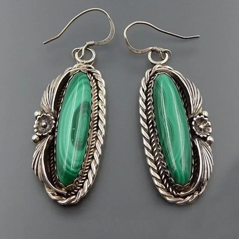 Vintage Bohemia Carving Wind Chimes Shape Dangle Retro Ethnic Long Drop Ear for Women Classic Green Stone Earring for Women