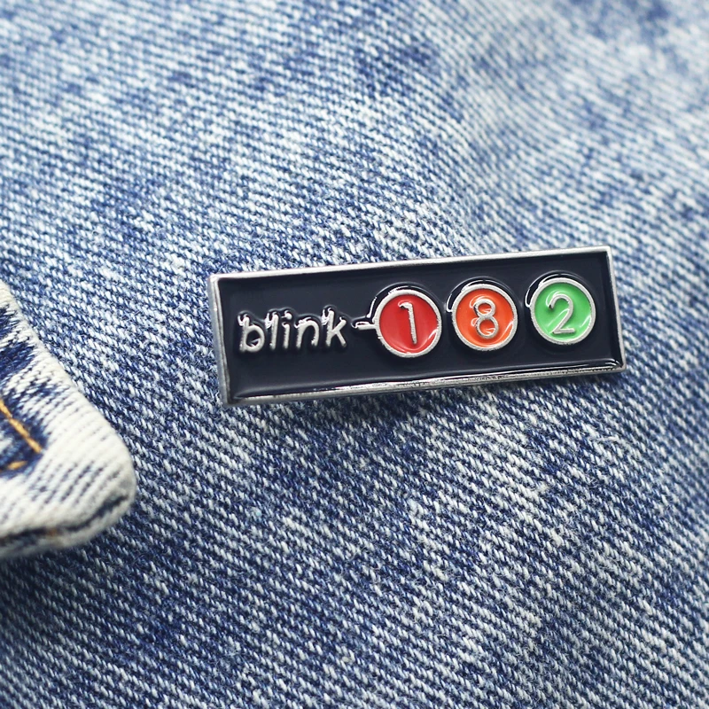 Traffic Light Type Badge 182 Digital Model Brooch Accessories Denim Jacket Backpack Pin Decoration Best Jewelry Friend Gifts