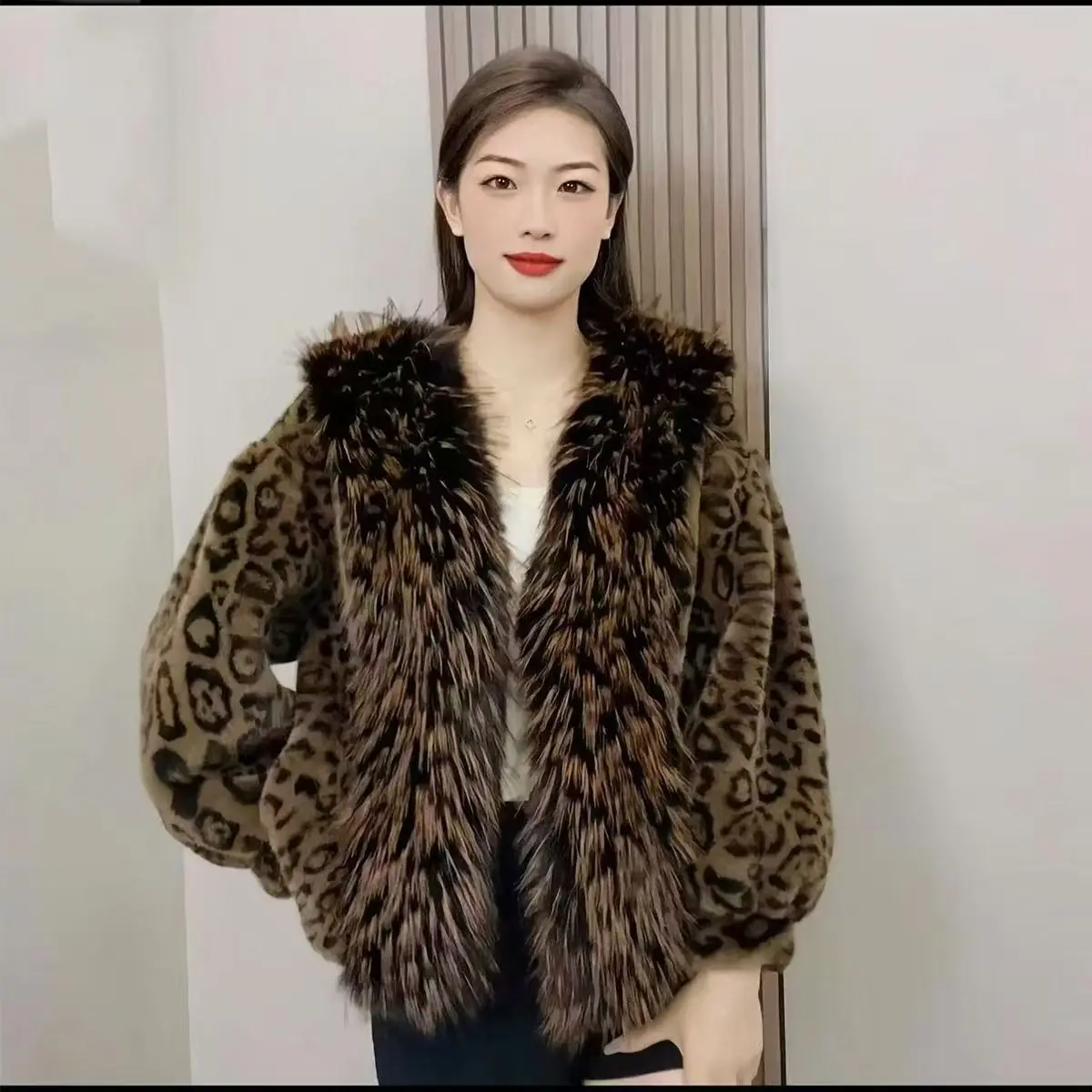

Short Leopard Print Fur Jacket Women's Overcoat 2026 Autumn Winter New Vertical Collar Long Sleeve Loose Wool Collar Short Coat