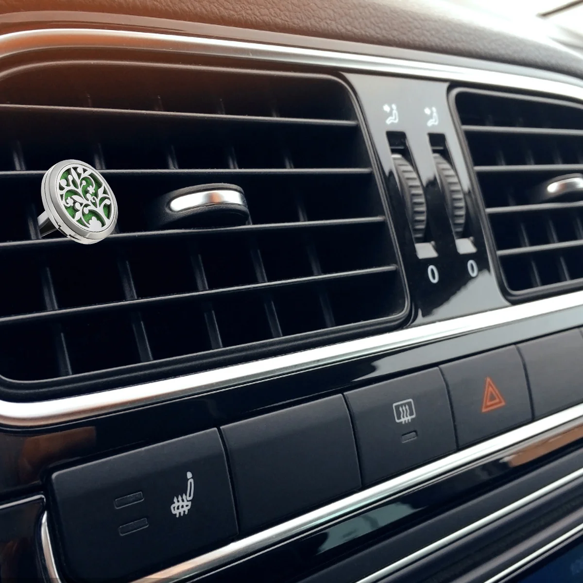 

Hollow Car Aromatherapy Clip Vent Diffuser for Essential Oils Freshener Air Purifier Car Decoration Scented Aroma Therapy Clip