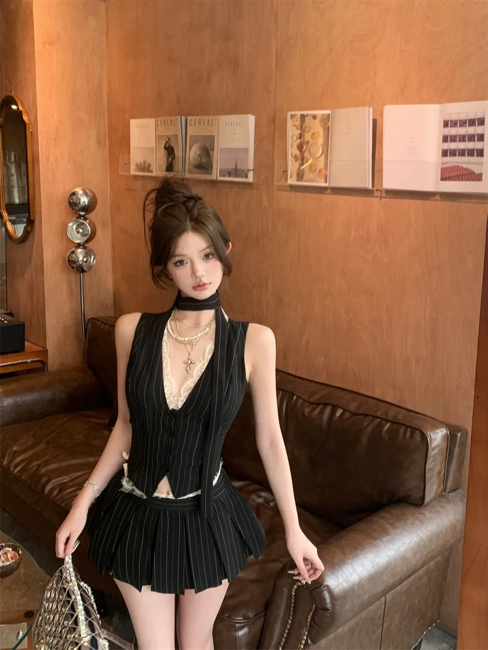 

2026 New Spring Women's Lace Trim Vest Top & Pleated Skirt Two-Piece Set Fashion Elegant Sweet Style Casual Daily Outfit Soft